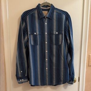 Tommy Bahama Button Down